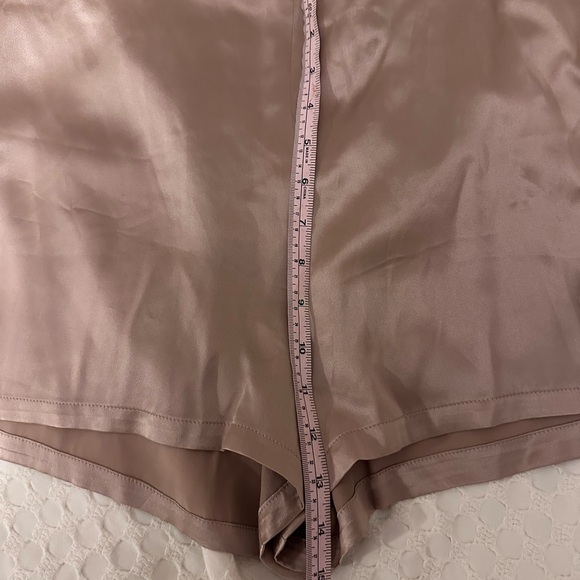 Silk Reformation Women Shorts - Picture 3 of 4